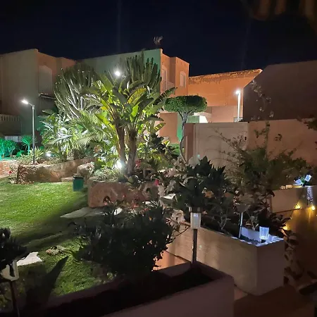 Con Piscina A 5 Minutos De La Playa . Holiday home *