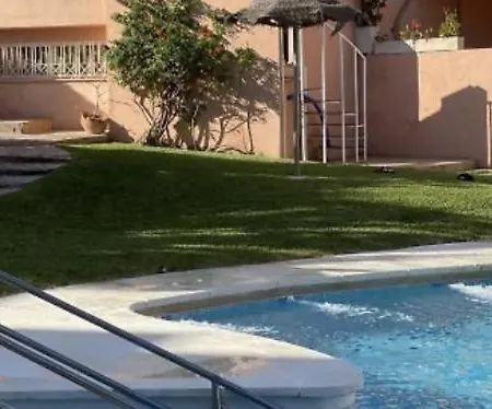 Con Piscina A 5 Minutos De La Playa . Holiday home