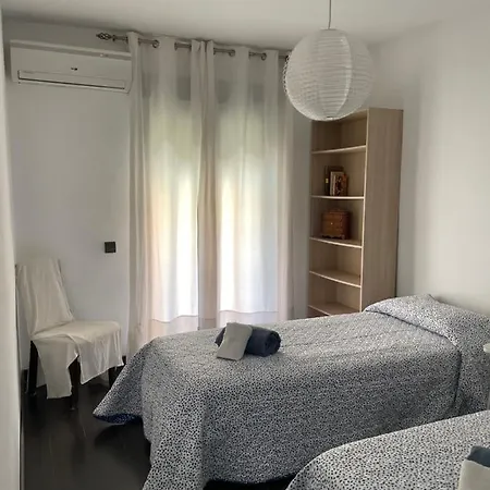 Con Piscina A 5 Minutos De La Playa . Aguadulce (Almeria)